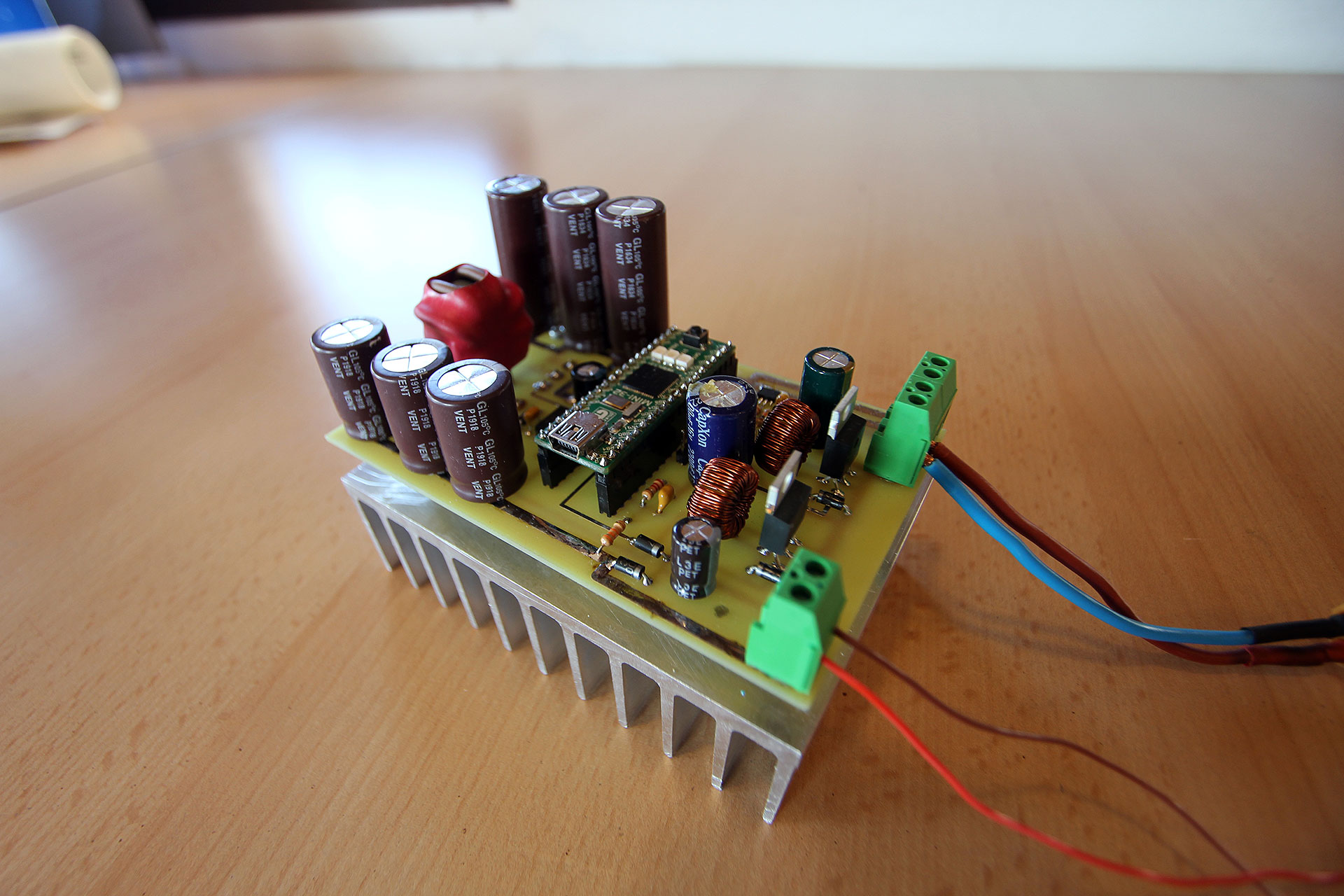 Power distributor for Solar Blimps